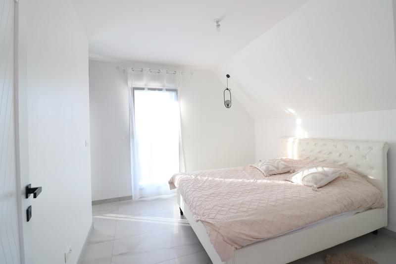 Maison - 187 m² - 4 pièces