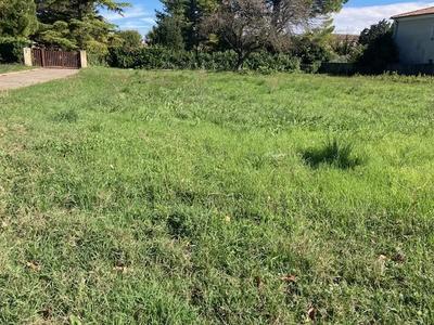 Terrain constructible - 1 062 m²