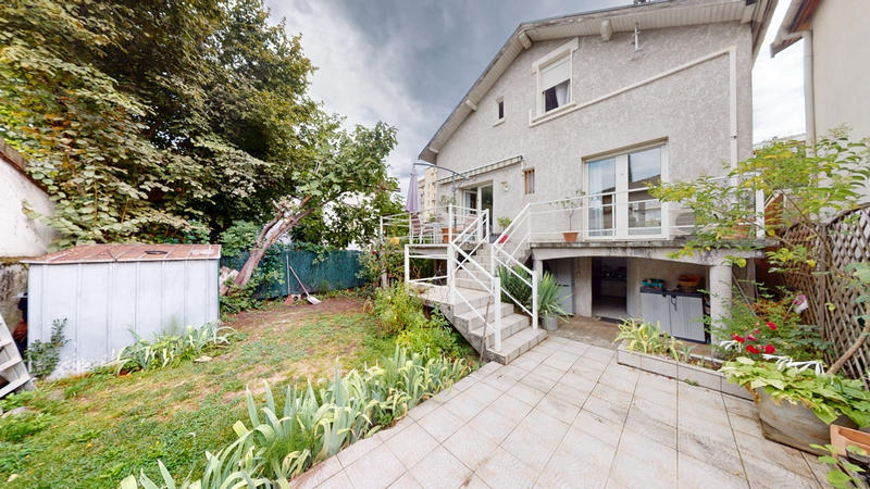 Maison - 140 m² - 5 pièces