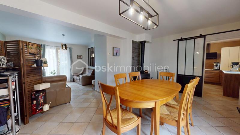 Maison - 98 m² - 5 pièces