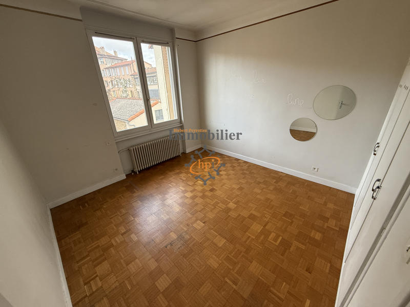 Maison - 230 m² - 8 pièces