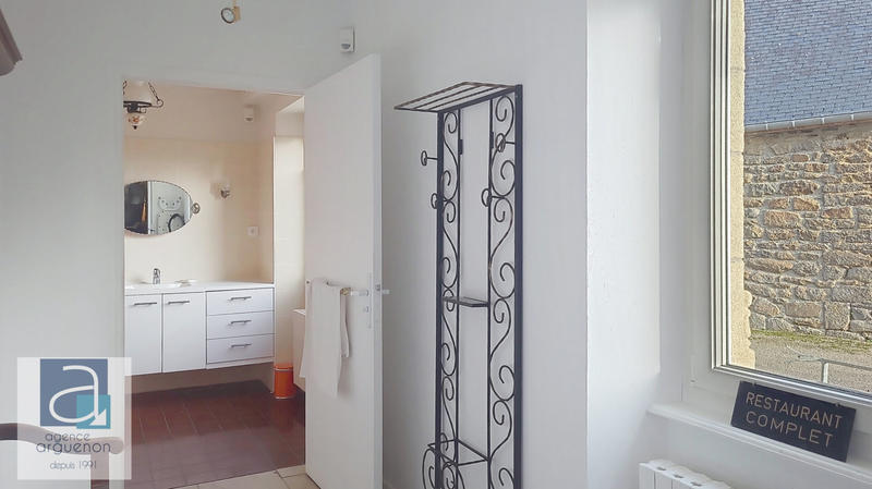 Maison - 241 m² - 7 pièces