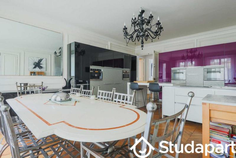 Appartement - 250 m² - 5 pièces