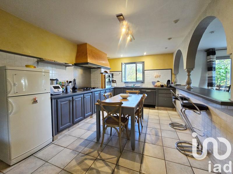 Maison - 228 m² - 9 pièces