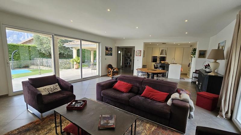 Maison - 136 m² - 5 pièces