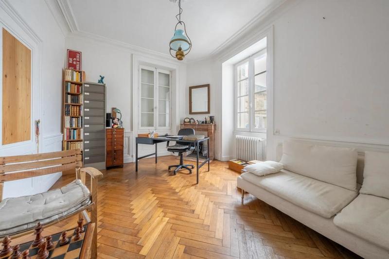 Maison de maîtres - 220 m² - 7 pièces