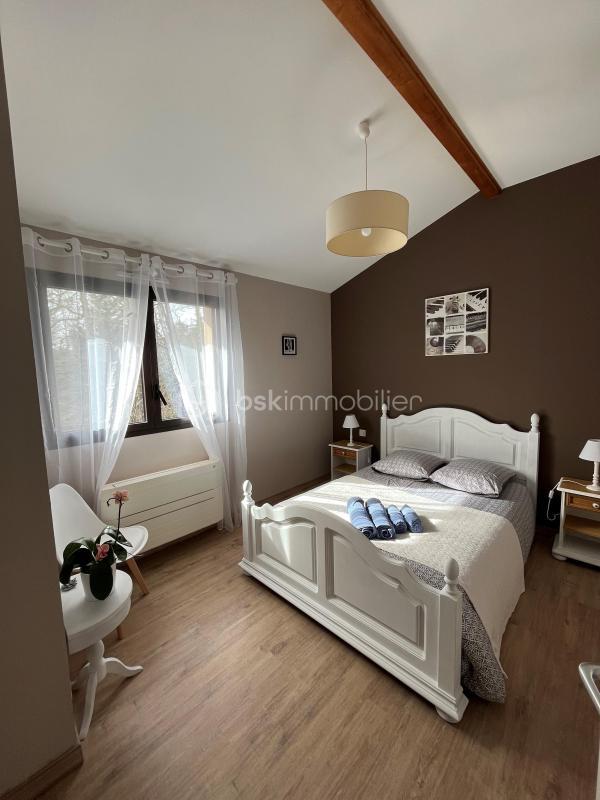 Maison traditionnelle - 170 m² - 6 pièces