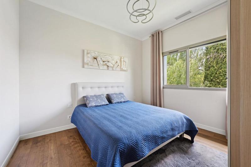 Maison - 270 m² - 7 pièces