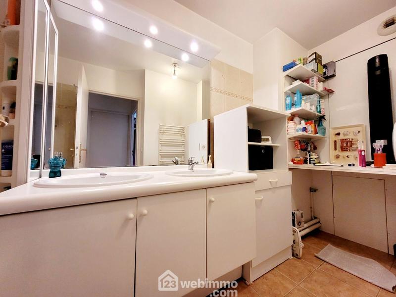 Appartement - 70 m² - 3 pièces