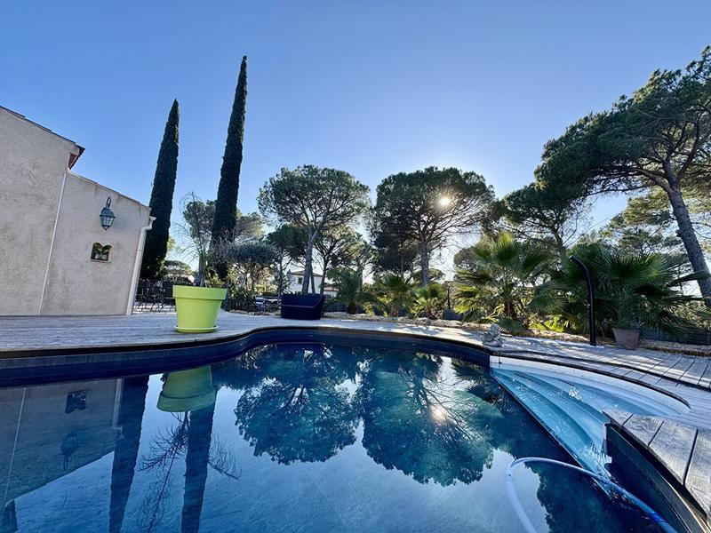 Villa - 243 m² - 7 pièces