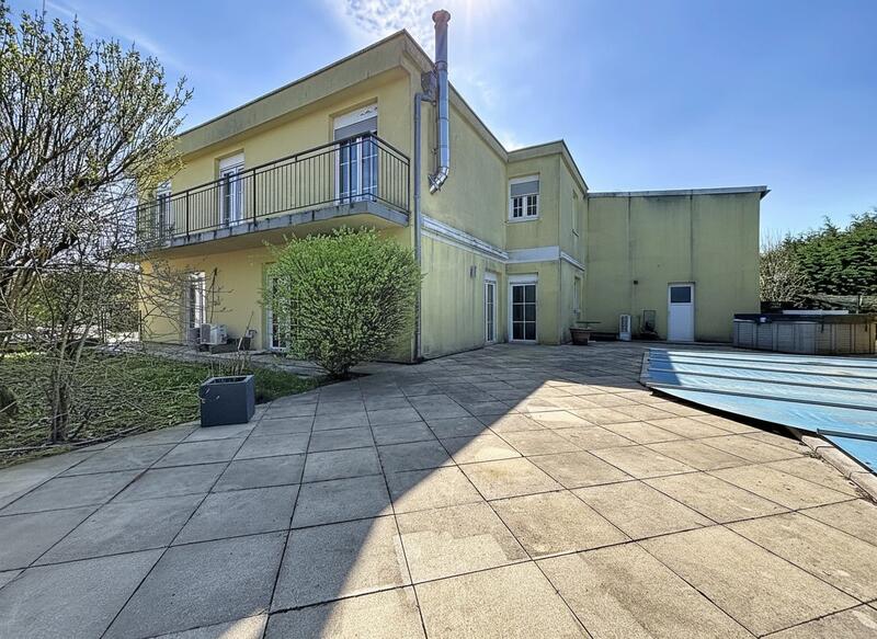 Maison - 600 m² - 1 pièce