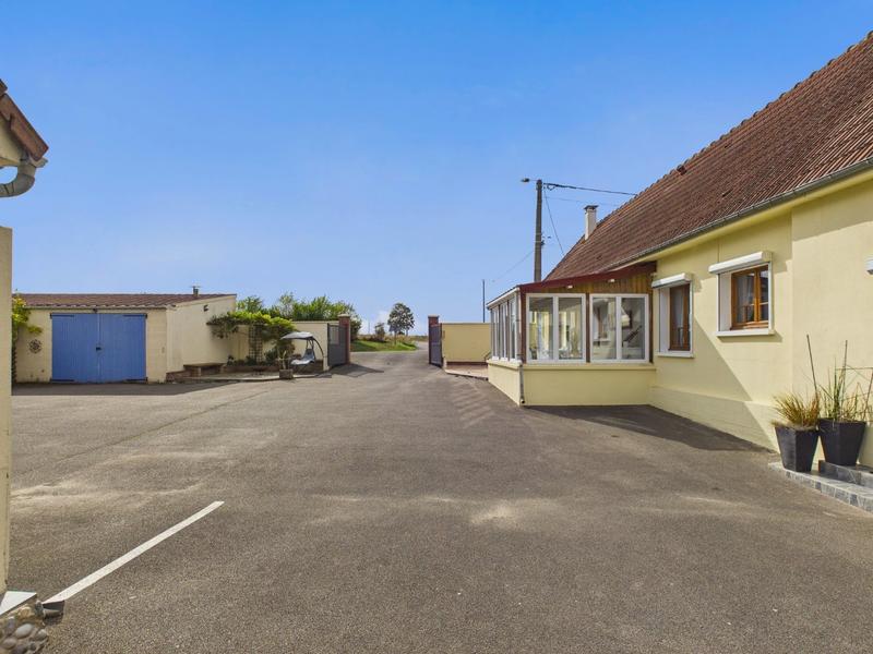 Maison - 298 m² - 11 pièces