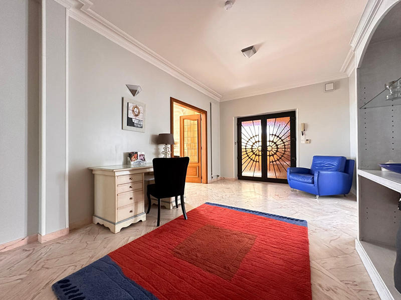 Maison - 380 m² - 11 pièces