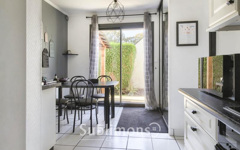 Maison traditionnelle - 163 m² - 8 pièces