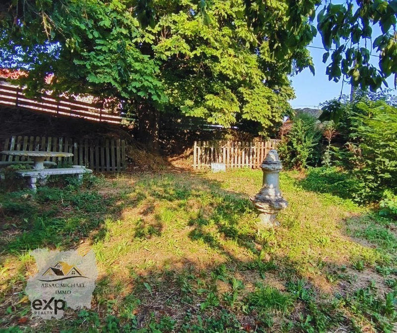 Maison - 556 m² - 15 pièces