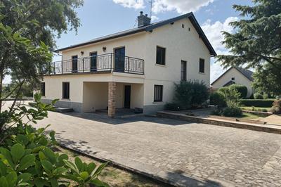 Maison traditionnelle - 147 m² - 5 pièces