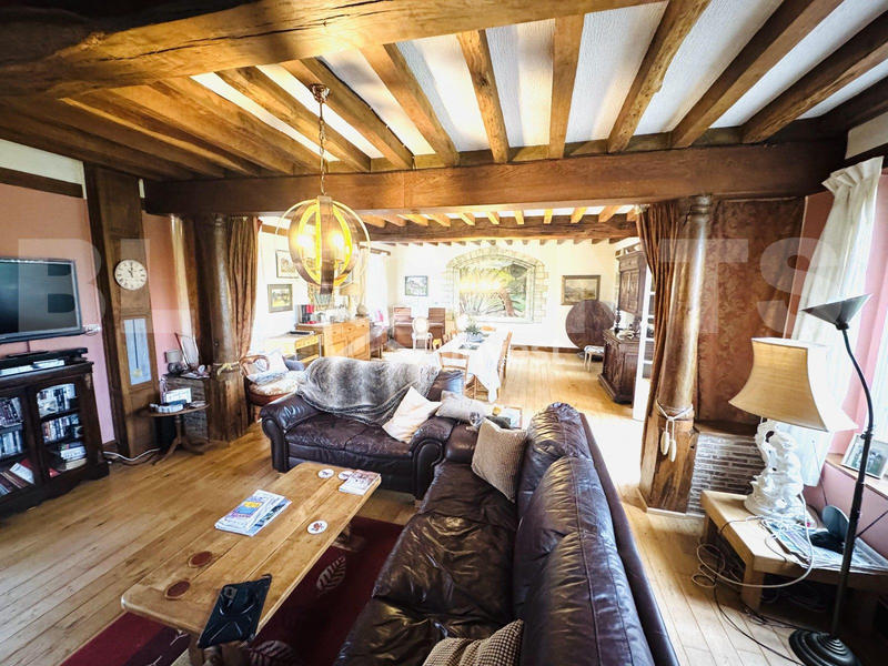 Maison - 264 m² - 7 pièces