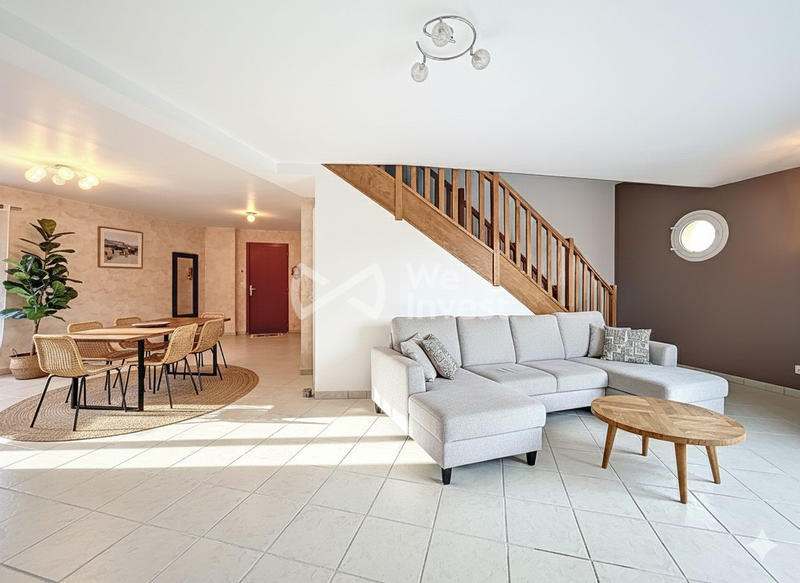 Maison - 161 m² - 7 pièces