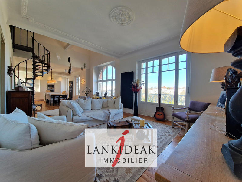 Duplex - 188 m² - 6 pièces