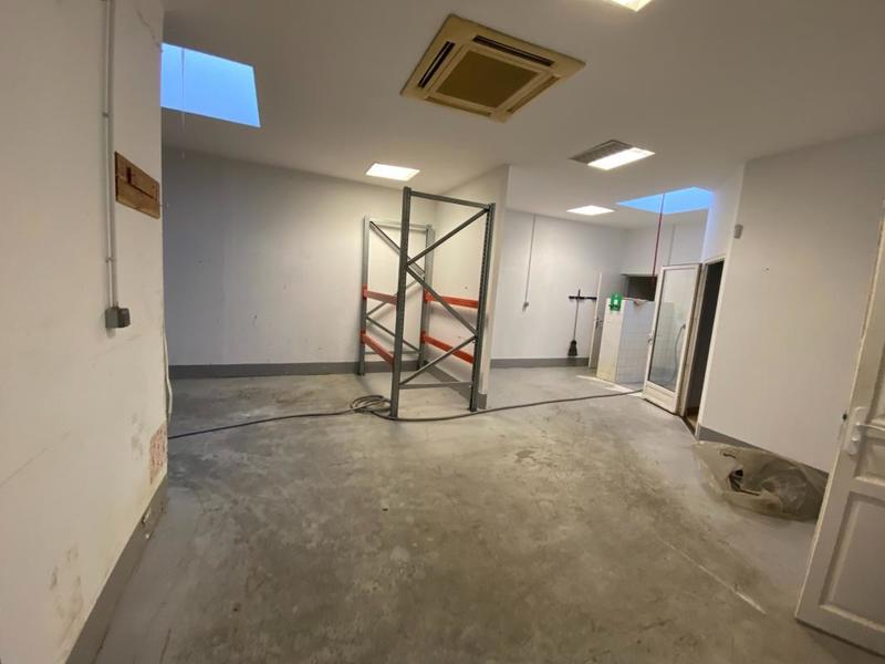 Local commercial - 222 m² - 7 pièces