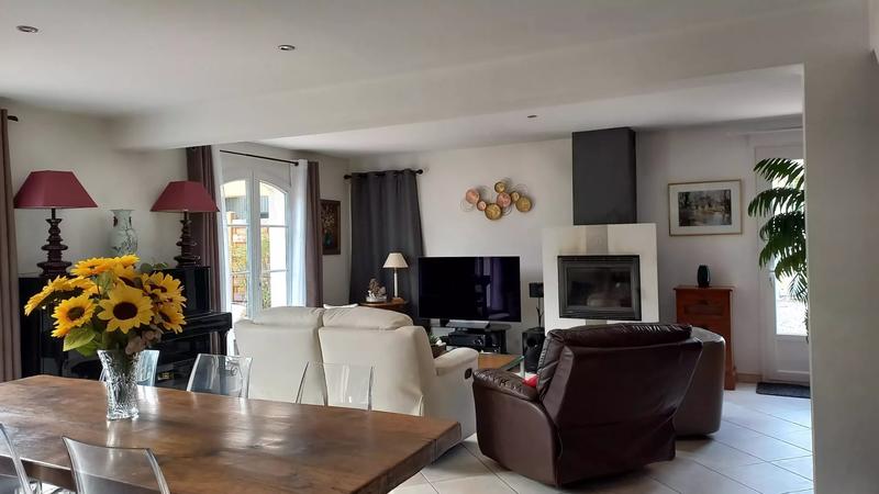 Appartement - 211 m² - 8 pièces