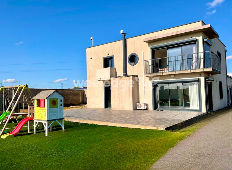 Villa - 260 m² - 9 pièces