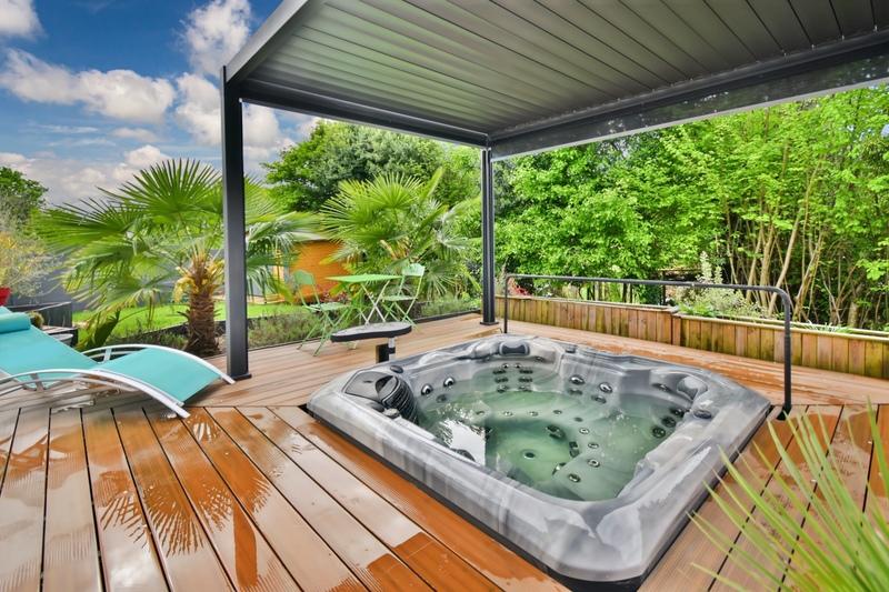 Maison - 320 m² - 6 pièces