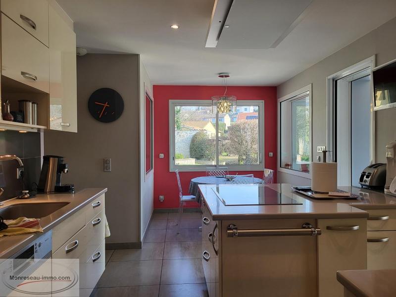 Propriété - 210 m² - 11 pièces