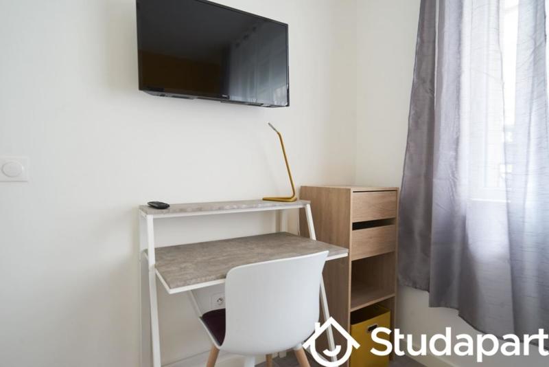 Chambre - 11 m² - 1 pièce