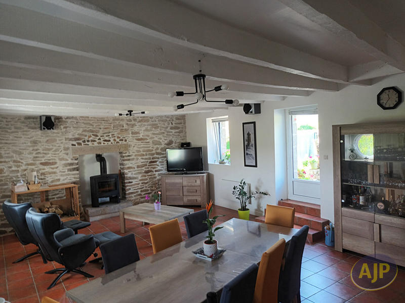 Maison - 153 m² - 7 pièces