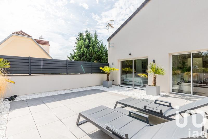 Maison - 180 m² - 5 pièces