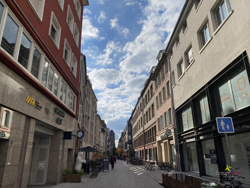 Local d'activités - 124 m² - 7 pièces