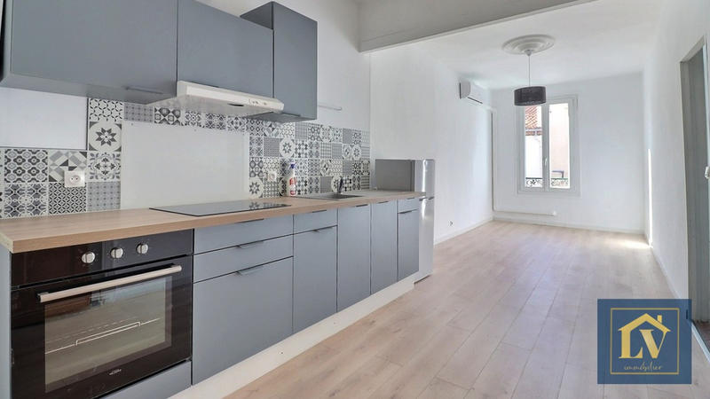 Immeuble - 8 pièces