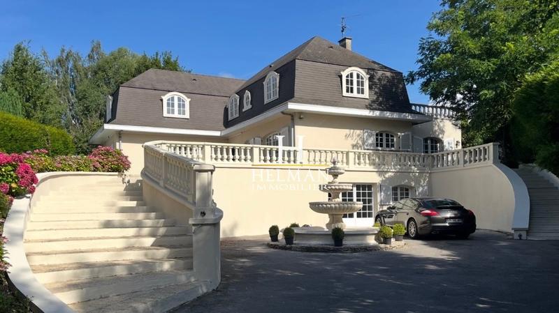 Maison - 344 m² - 12 pièces