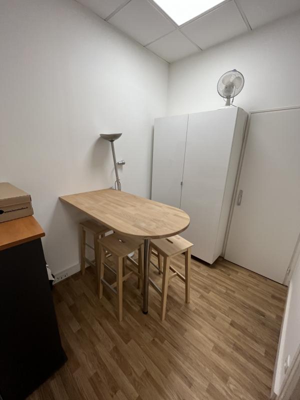 Bureau - 64 m²