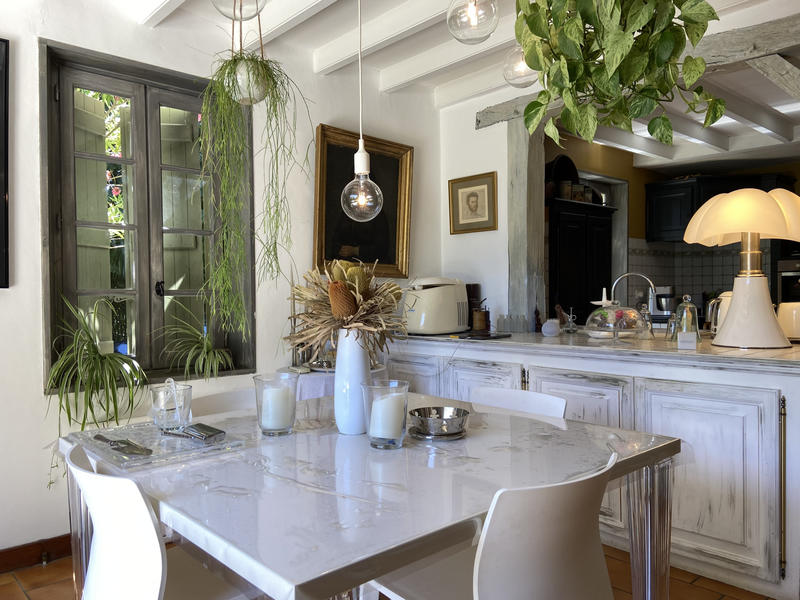 Propriété - 180 m² - 6 pièces