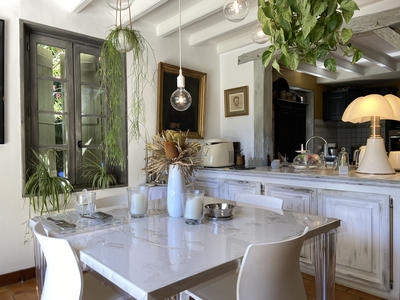 Propriété - 180 m² - 6 pièces