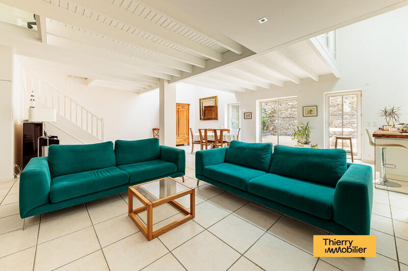 Maison - 183 m² - 6 pièces