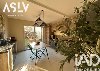 Maison - 90 m² - 5 pièces