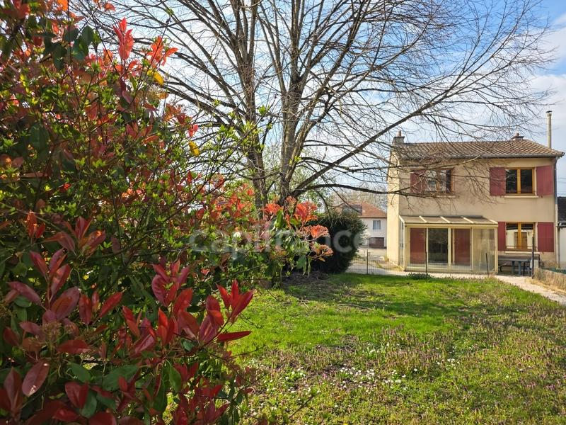Maison - 93 m² - 5 pièces