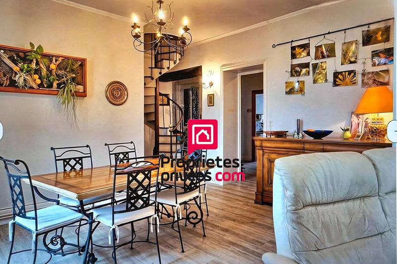 Appartement - 137 m² - 6 pièces