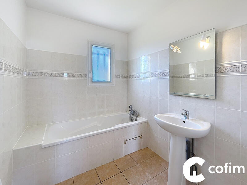 Maison - 83 m² - 4 pièces