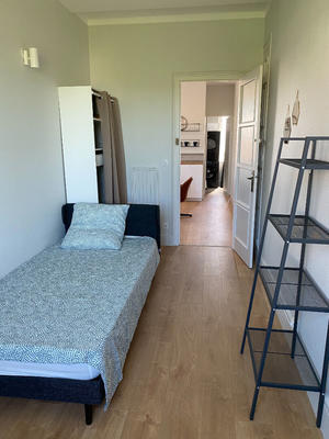 Chambre - 102 m² - 6 pièces