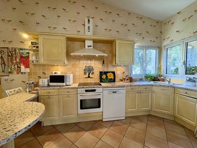 Maison - 140 m² - 5 pièces