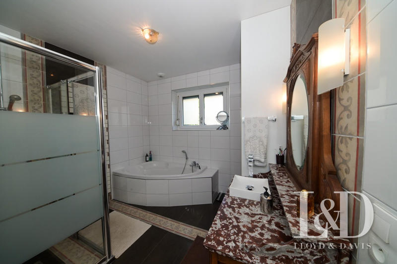 Maison contemporaine - 181 m² - 7 pièces