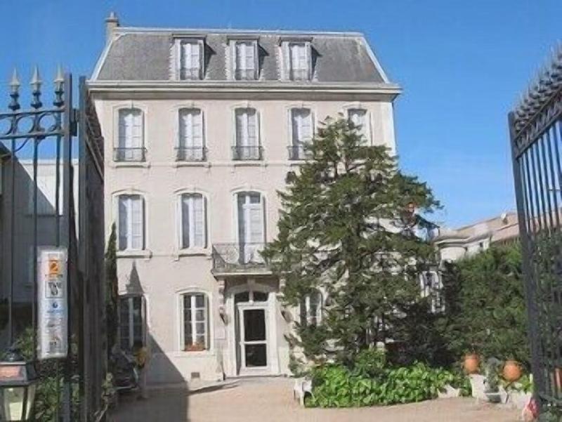 Immeuble - 1 340 m² - 21 pièces