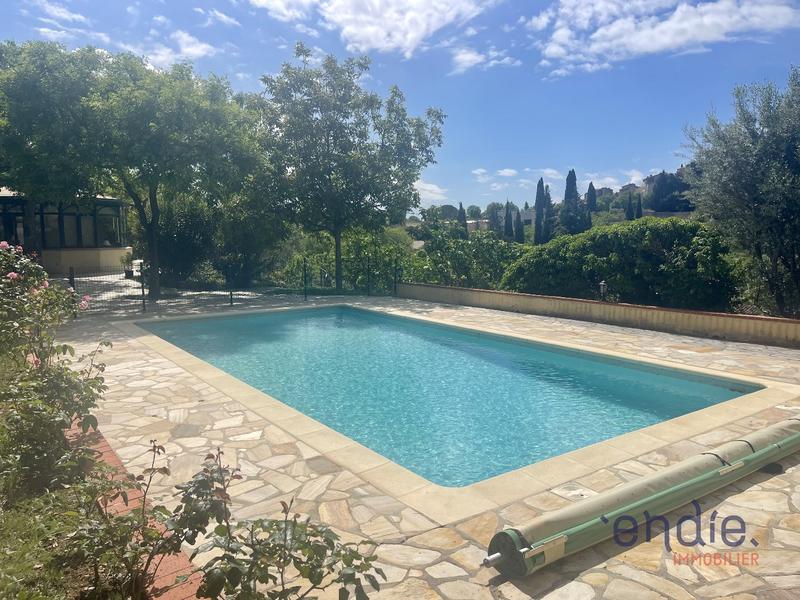 Maison - 190 m² - 6 pièces