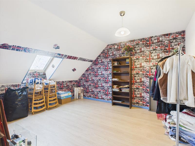 Maison - 200 m² - 6 pièces