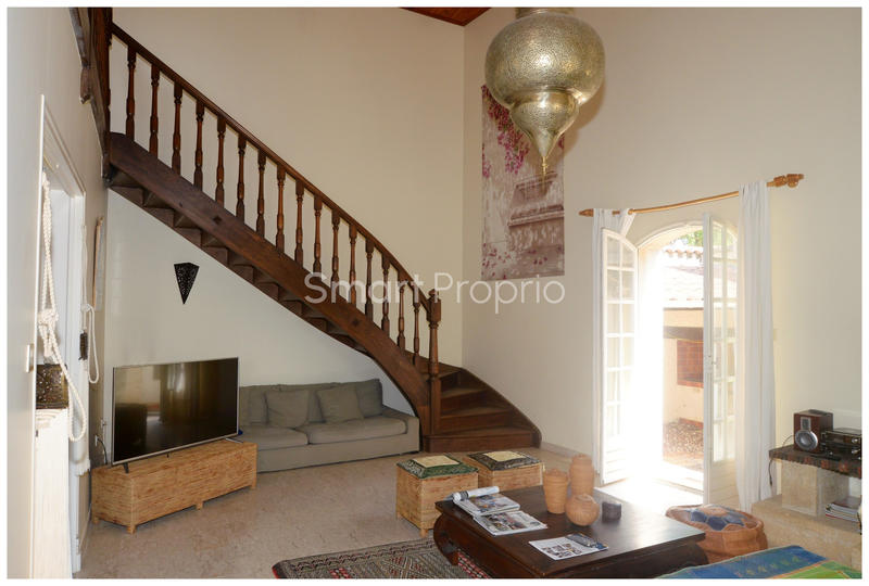 Propriété - 230 m² - 7 pièces