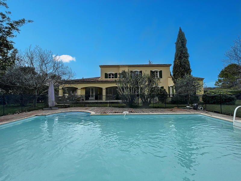 Villa - 204 m² - 7 pièces